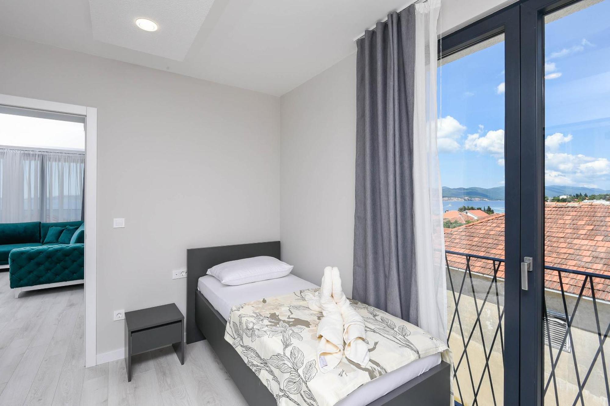 Sunny Day Luxury Holiday Apartments Orebic Luaran gambar